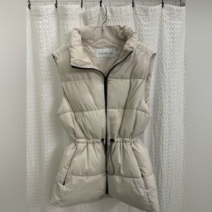 Calvin Klein Jeans Women's Cream Puffer Vest. Size Medium.